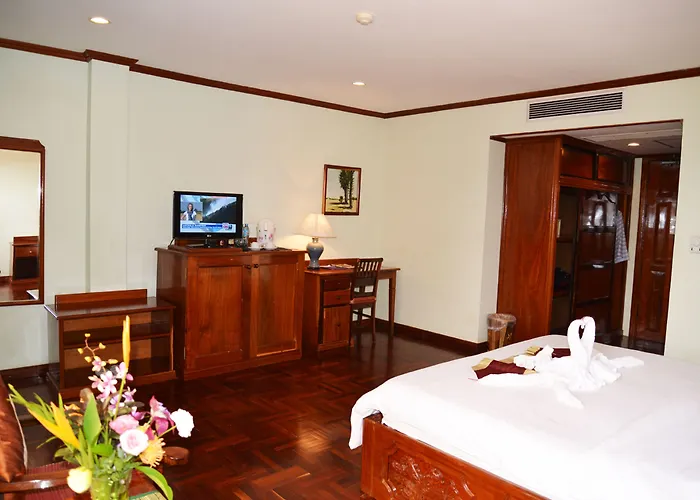 Hotel Angkor 4*