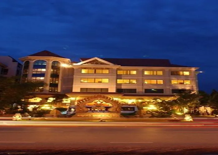 Hotel Angkor 4*