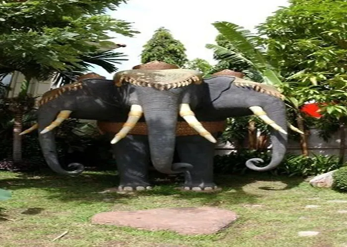 Hotel Angkor 4*