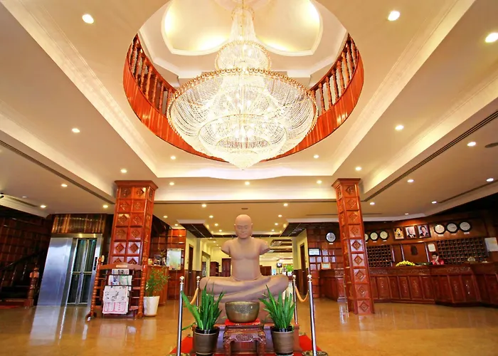 Angkor Hotel 4*